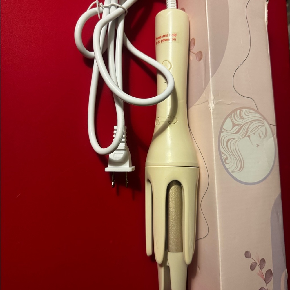 Cream Hair Styling Tool